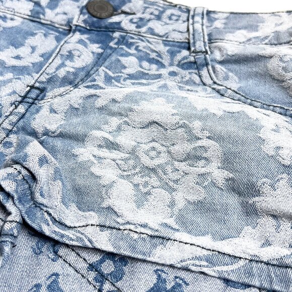 Mossimo Supply Co. Lace-pattern Shorts (size 5) - Picture 5 of 8